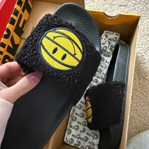 Black and Yellow Women's Smiley Slippers